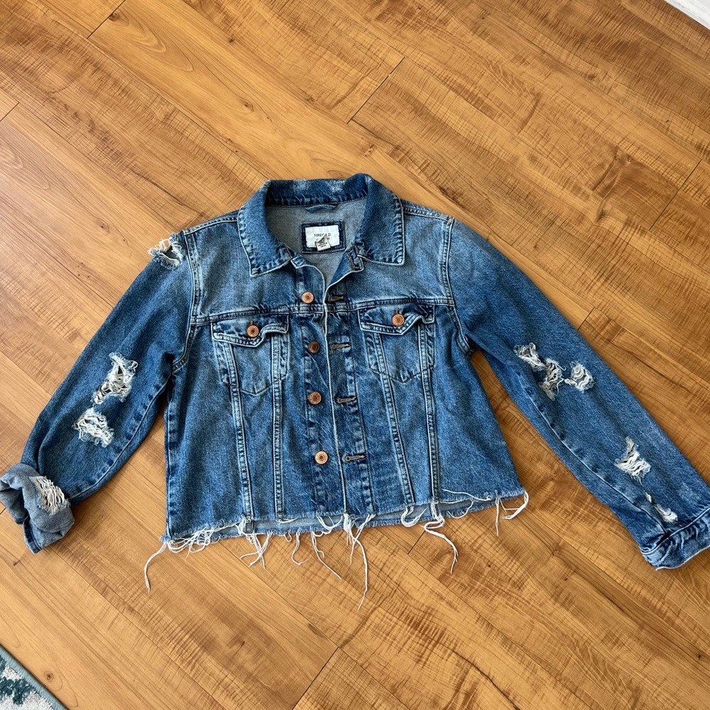 Forever 21 Jean jacket light/ medium wash size medium
